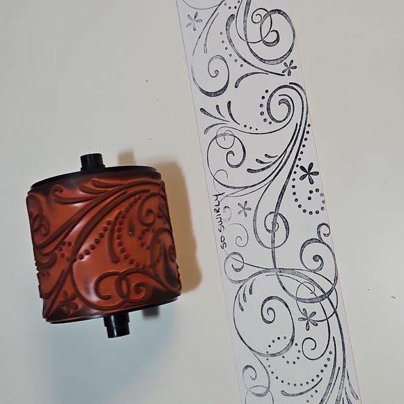 So Swirly Stampin Round Jumbo wheel stamp 2" wide - Picture 2 of 3